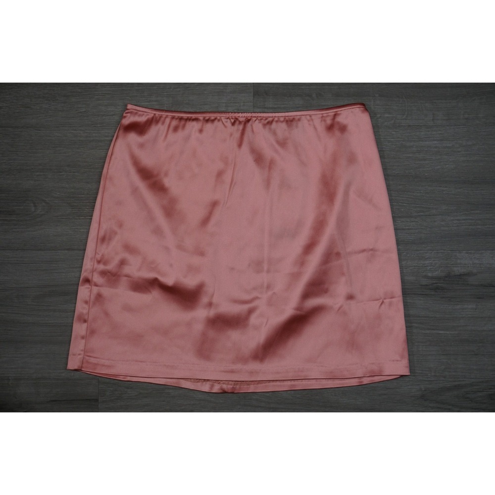 New $42 Lulus Pink Satin Mini‎ Skirt Women's Size Medium Pleated Back Zip